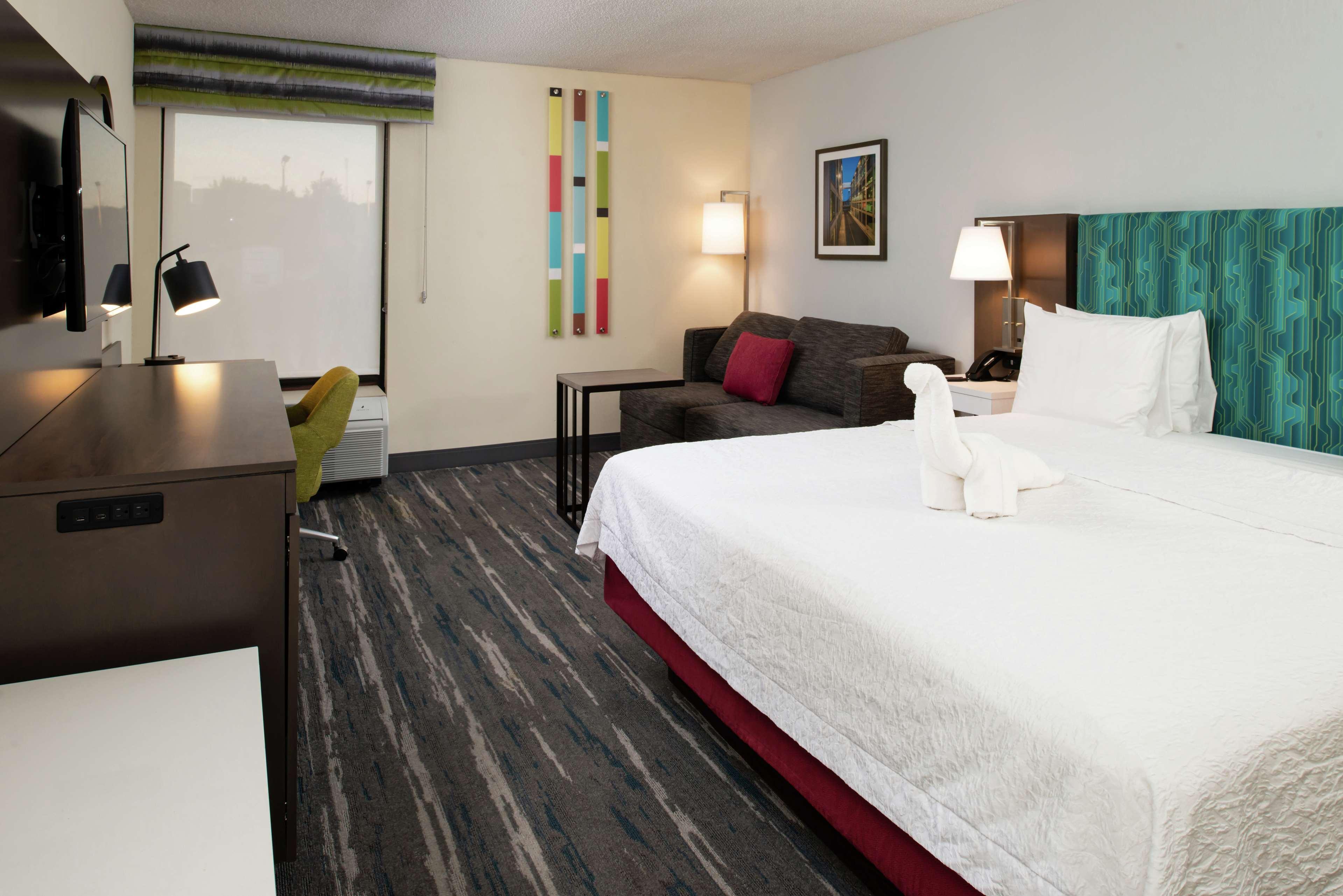Hampton Inn Greensboro Airport Exteriör bild