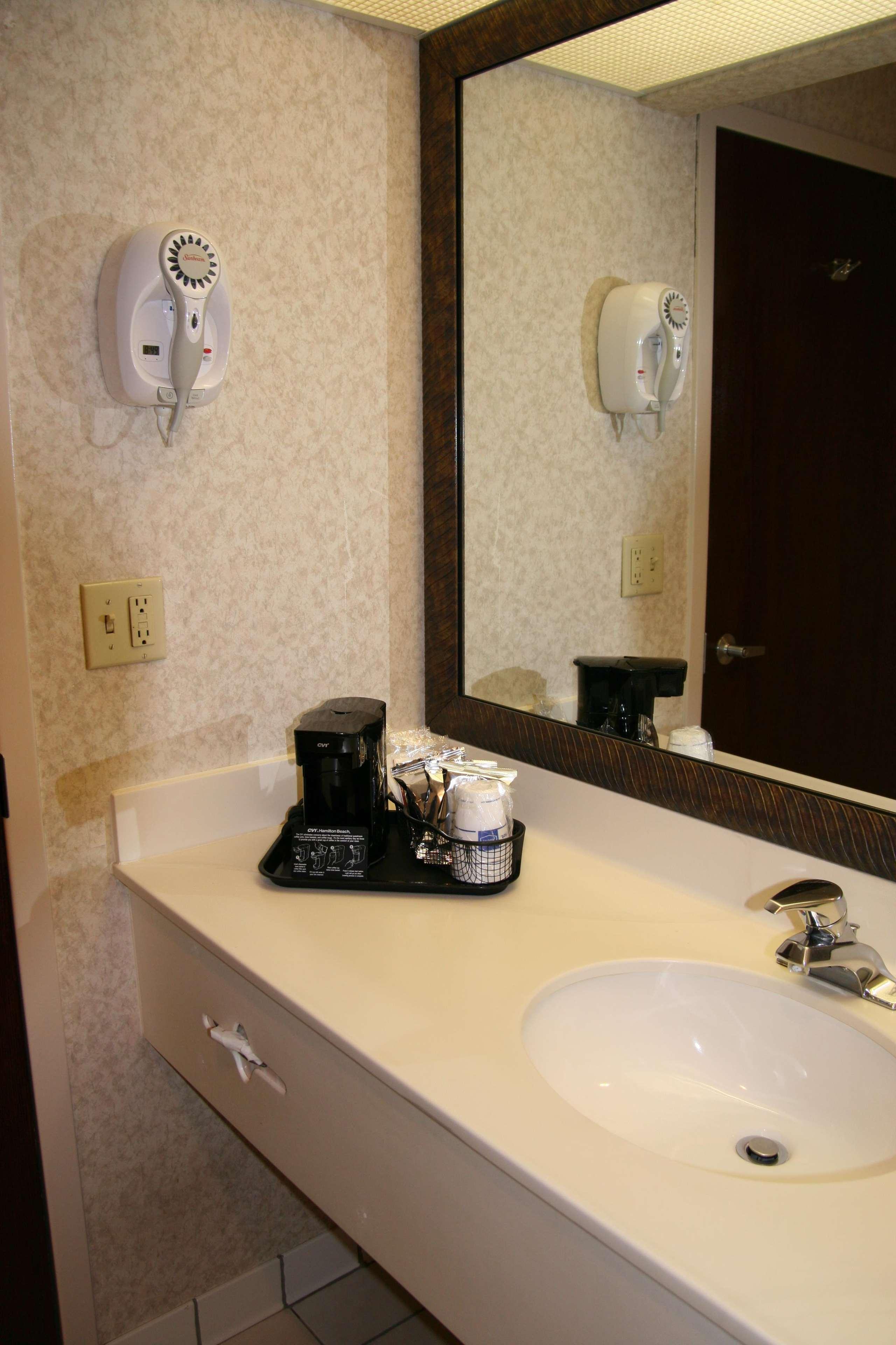 Hampton Inn Greensboro Airport Rum bild
