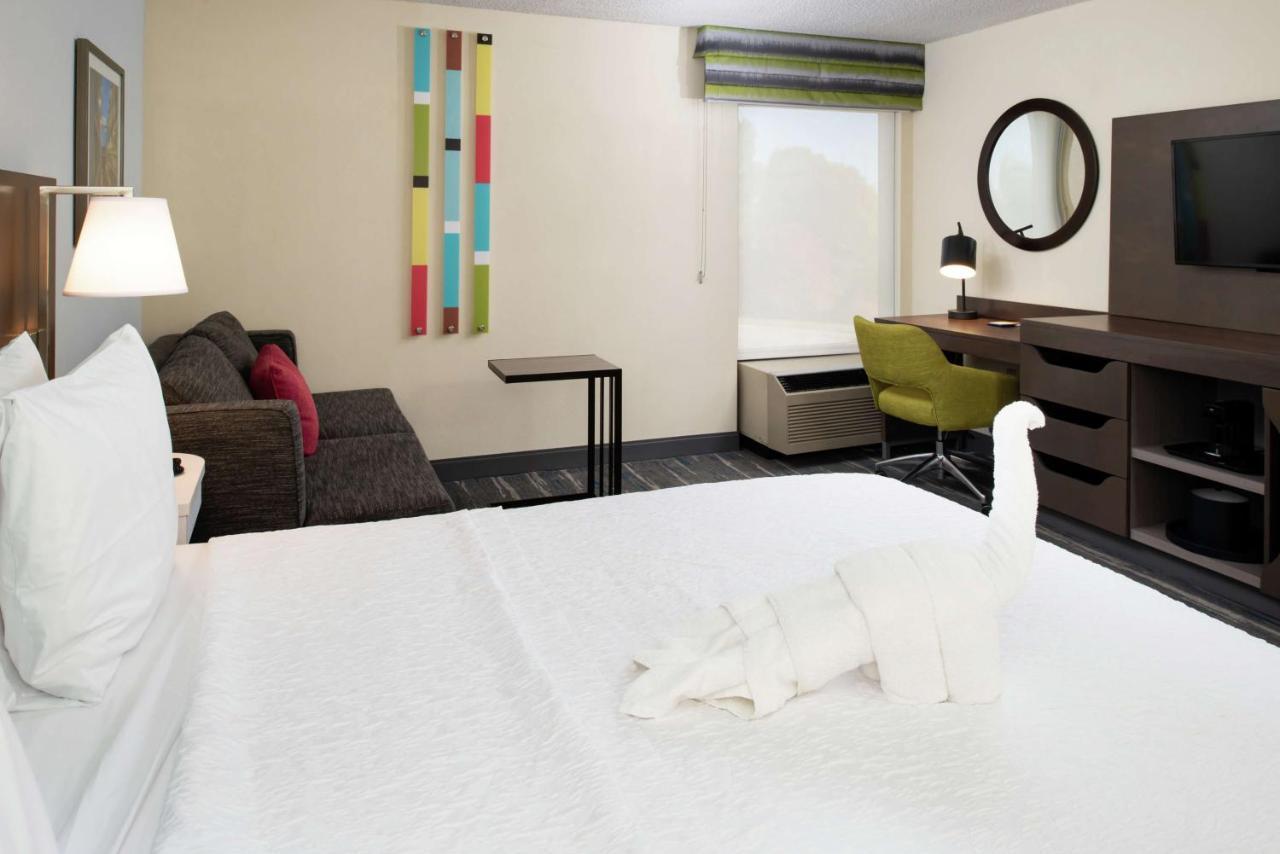 Hampton Inn Greensboro Airport Exteriör bild