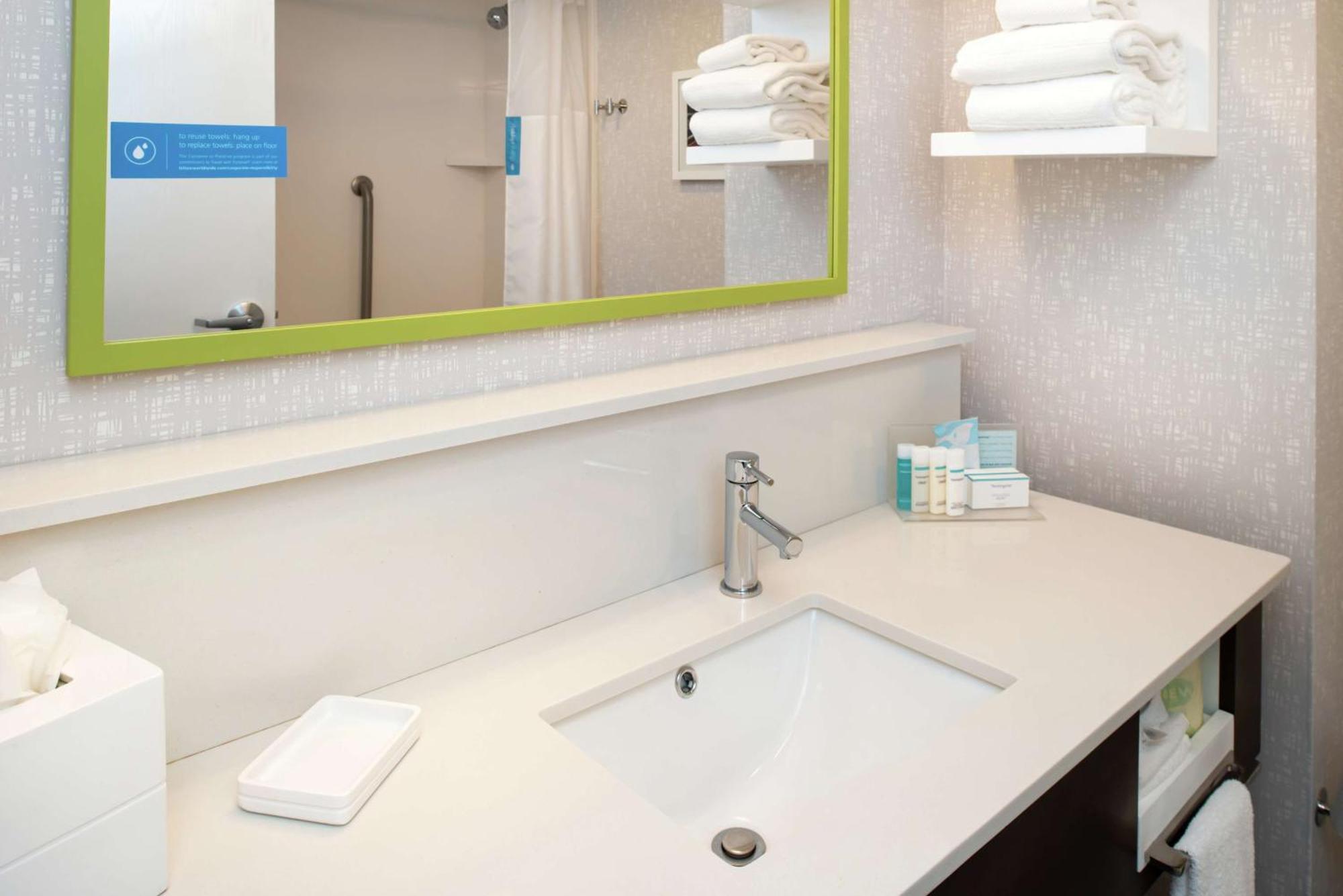 Hampton Inn Greensboro Airport Exteriör bild