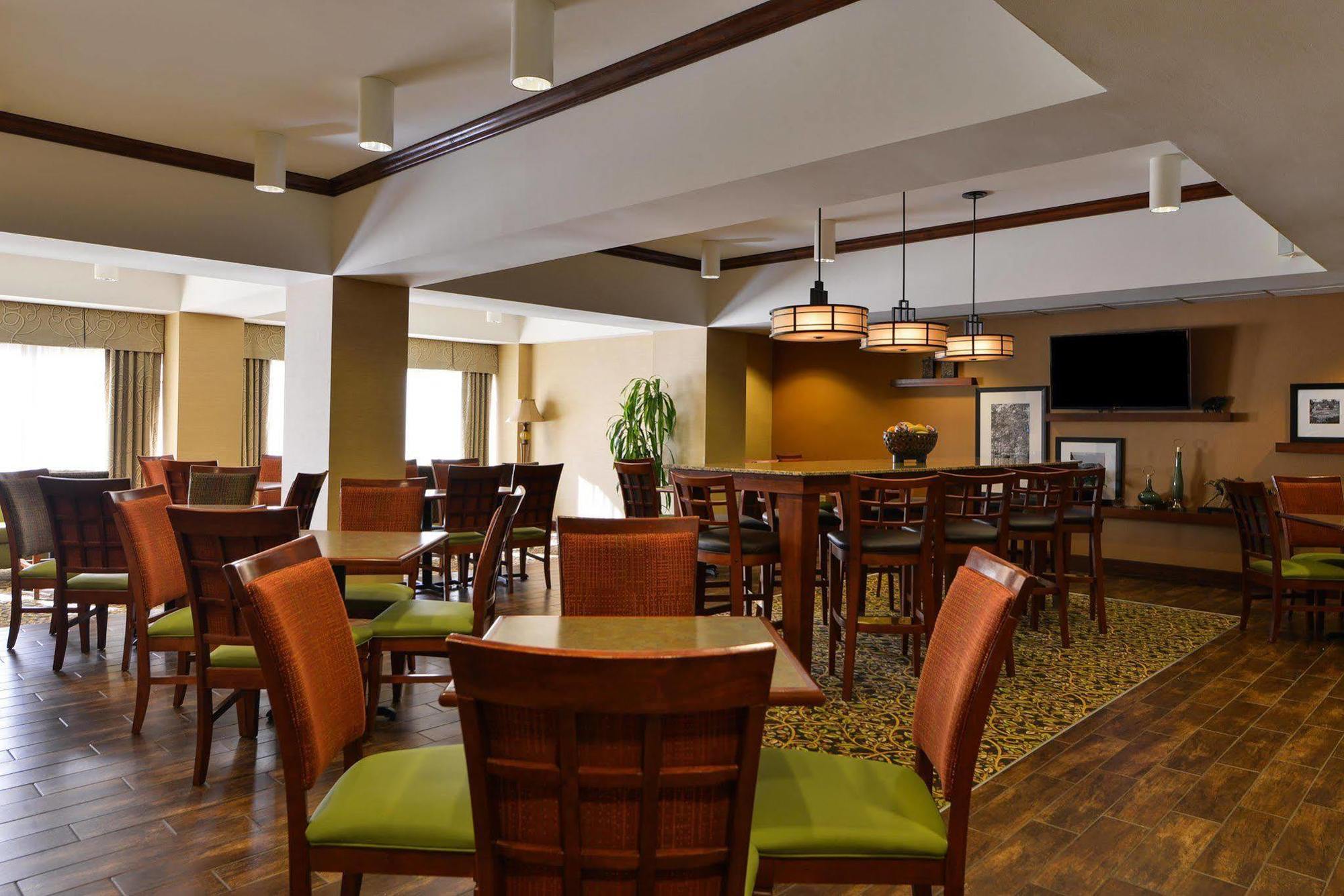 Hampton Inn Greensboro Airport Exteriör bild